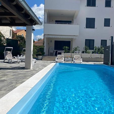Breitling Apartments With Pool 비오그라드나모루 외부 사진