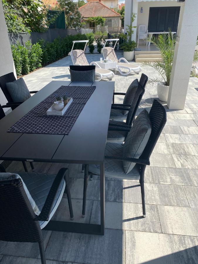Breitling Apartments With Pool 비오그라드나모루 외부 사진