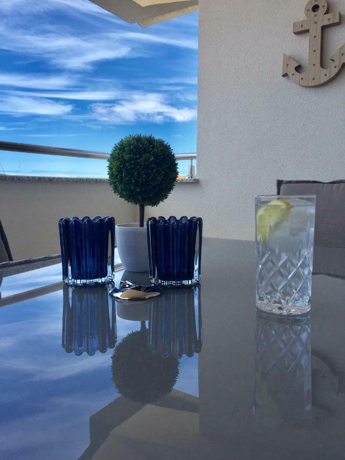 Breitling Apartments With Pool 비오그라드나모루 외부 사진